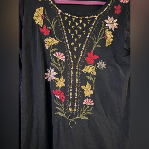 Style & Co. Black Top with Colorful Floral Embroidered Sz S - Picture 3 of 10